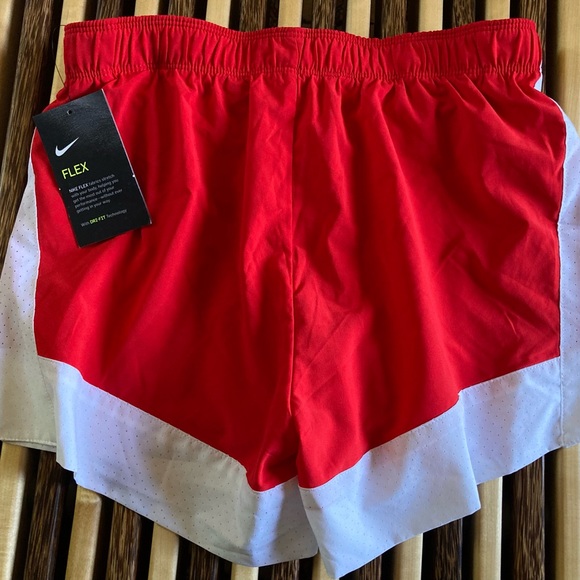 New with Tag Woman’s Nike Shorts with Brown Ivy League Logo - Picture 2 of 6